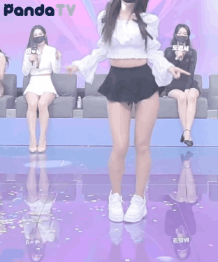 17400442841402.gif
