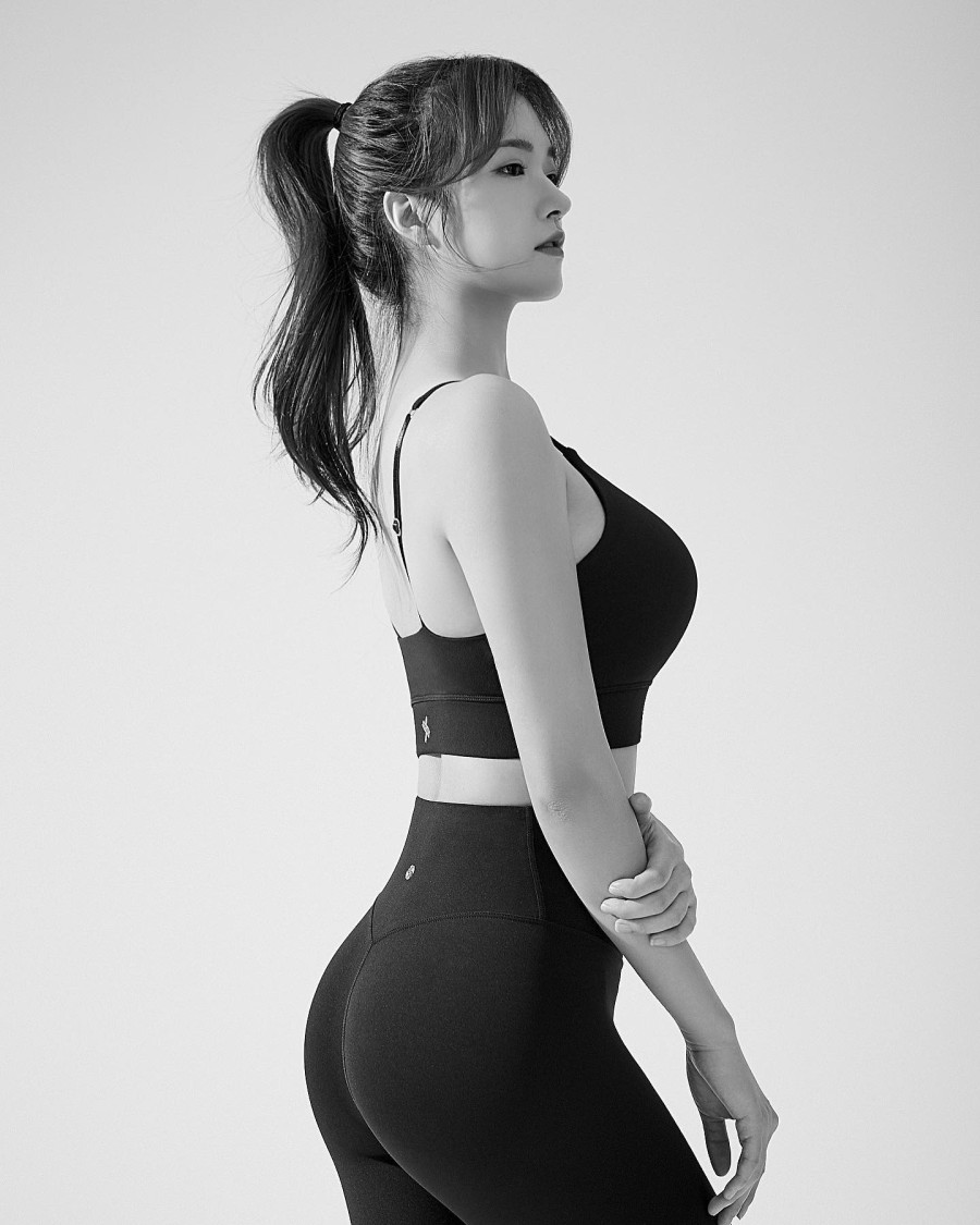 thumb-17324625560836_900x1125.jpg