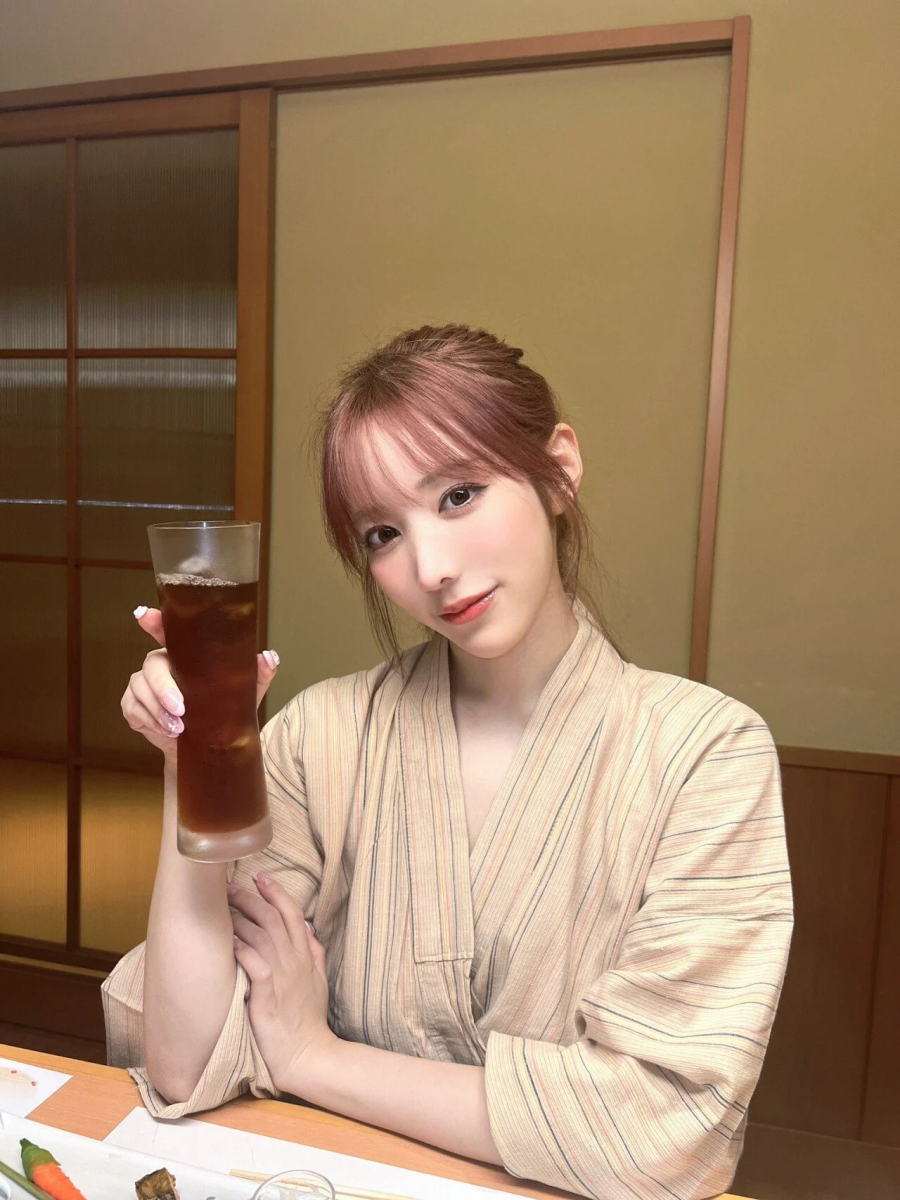 thumb-173271103144_900x1200.png