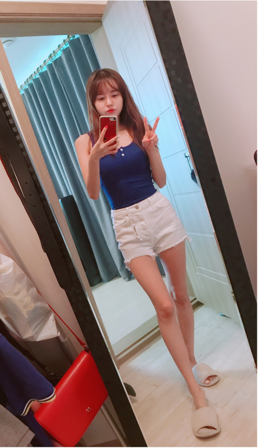 thumb-17331536153239_900x1563.jpg