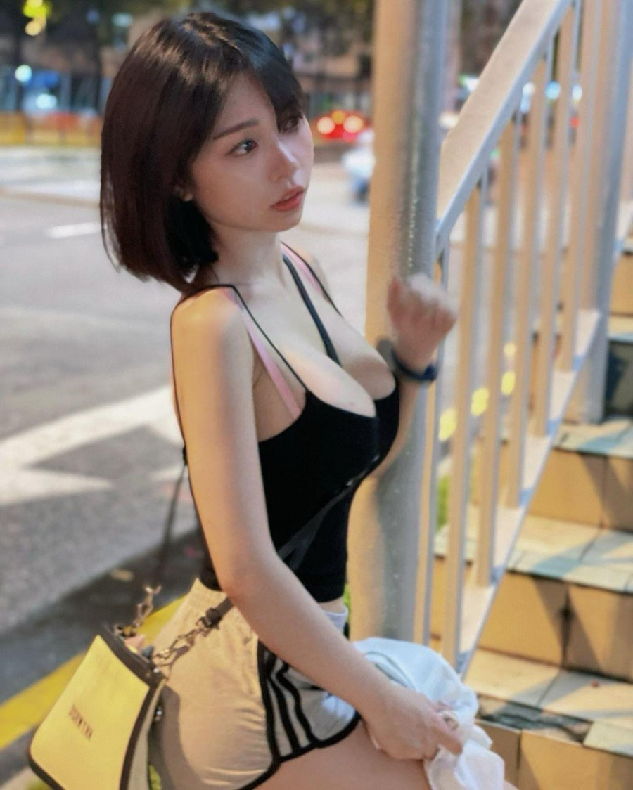 thumb-17333264103822_900x1124.jpg