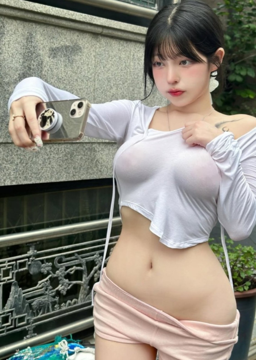 thumb-17400657932926_900x1266.jpg