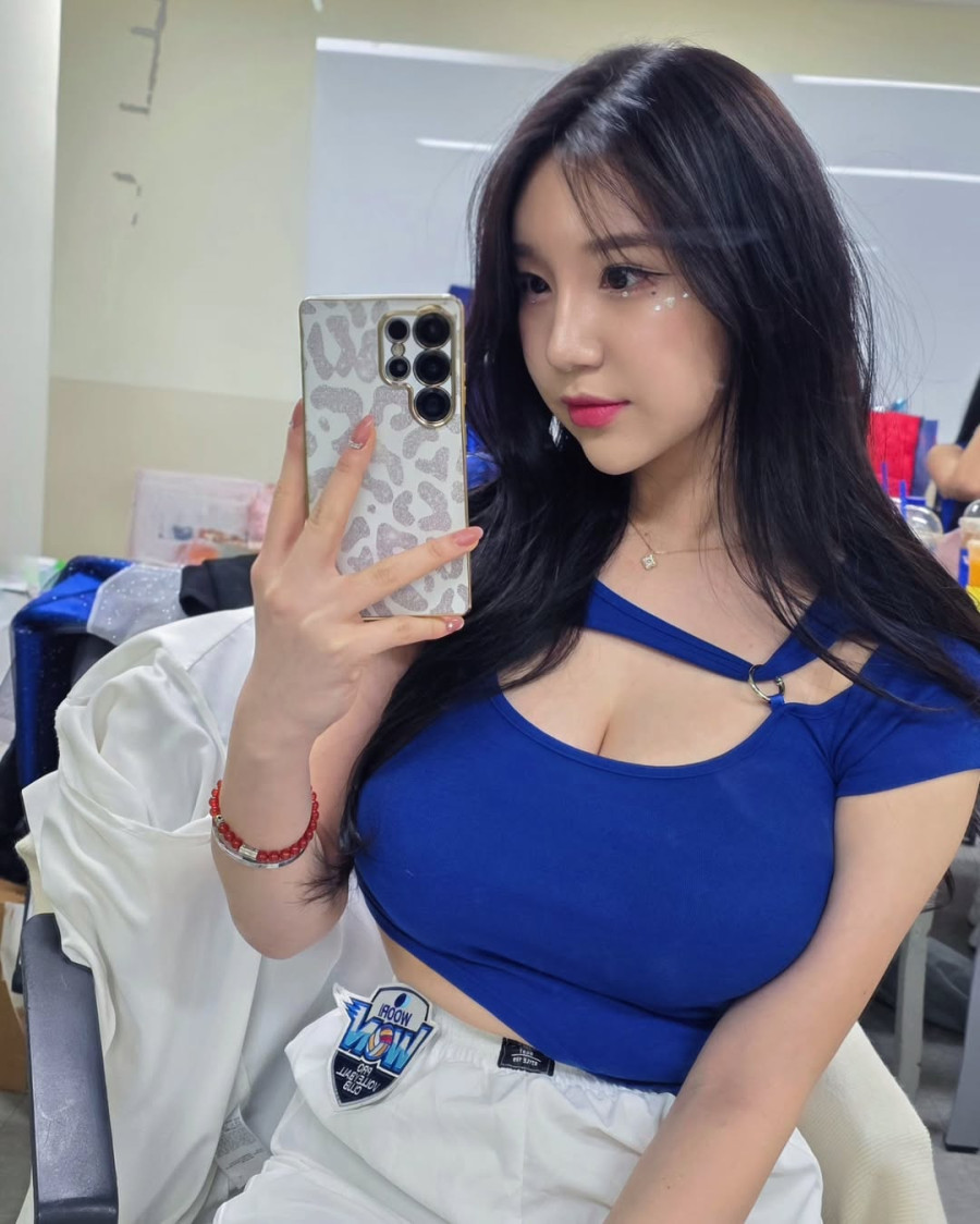 thumb-17410484827223_900x1124.jpg